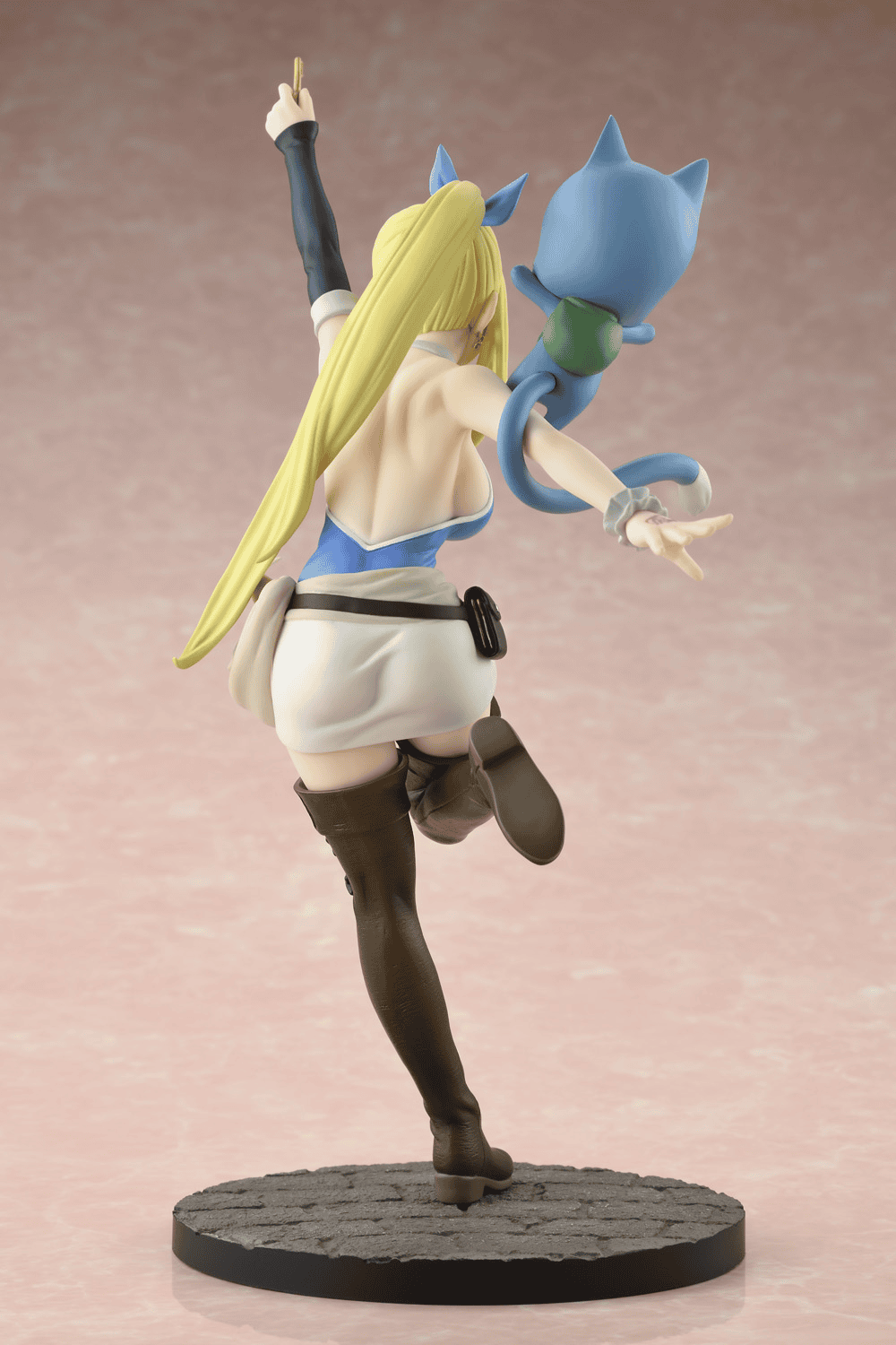 Lucy Heartfilia Wink Ver. 1/8 Scale Figure