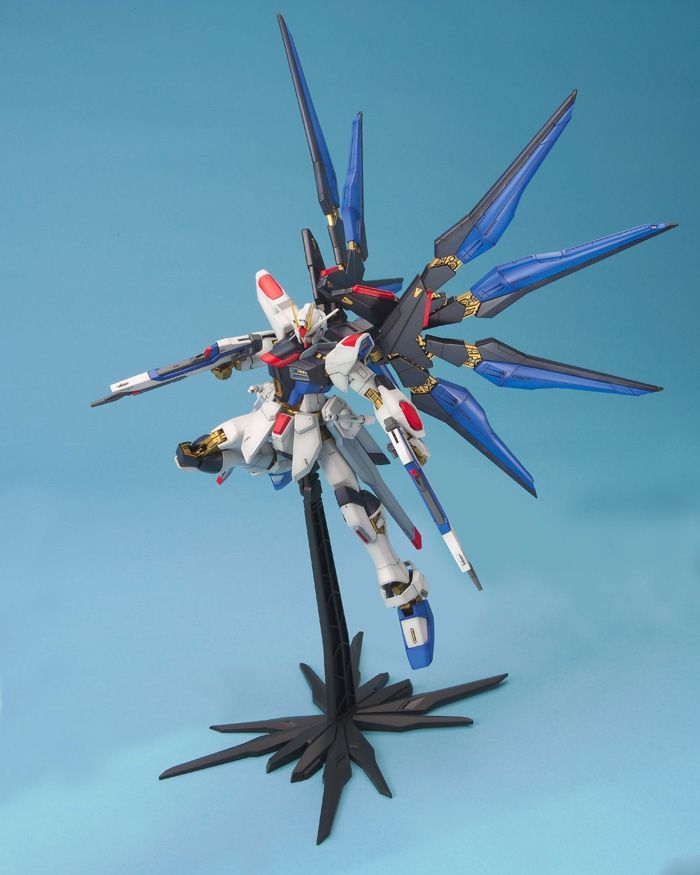 MG 1/100 Strike Freedom Gundam - Master Grade Mobile Suit Gundam SEED Destiny | Glacier Hobbies